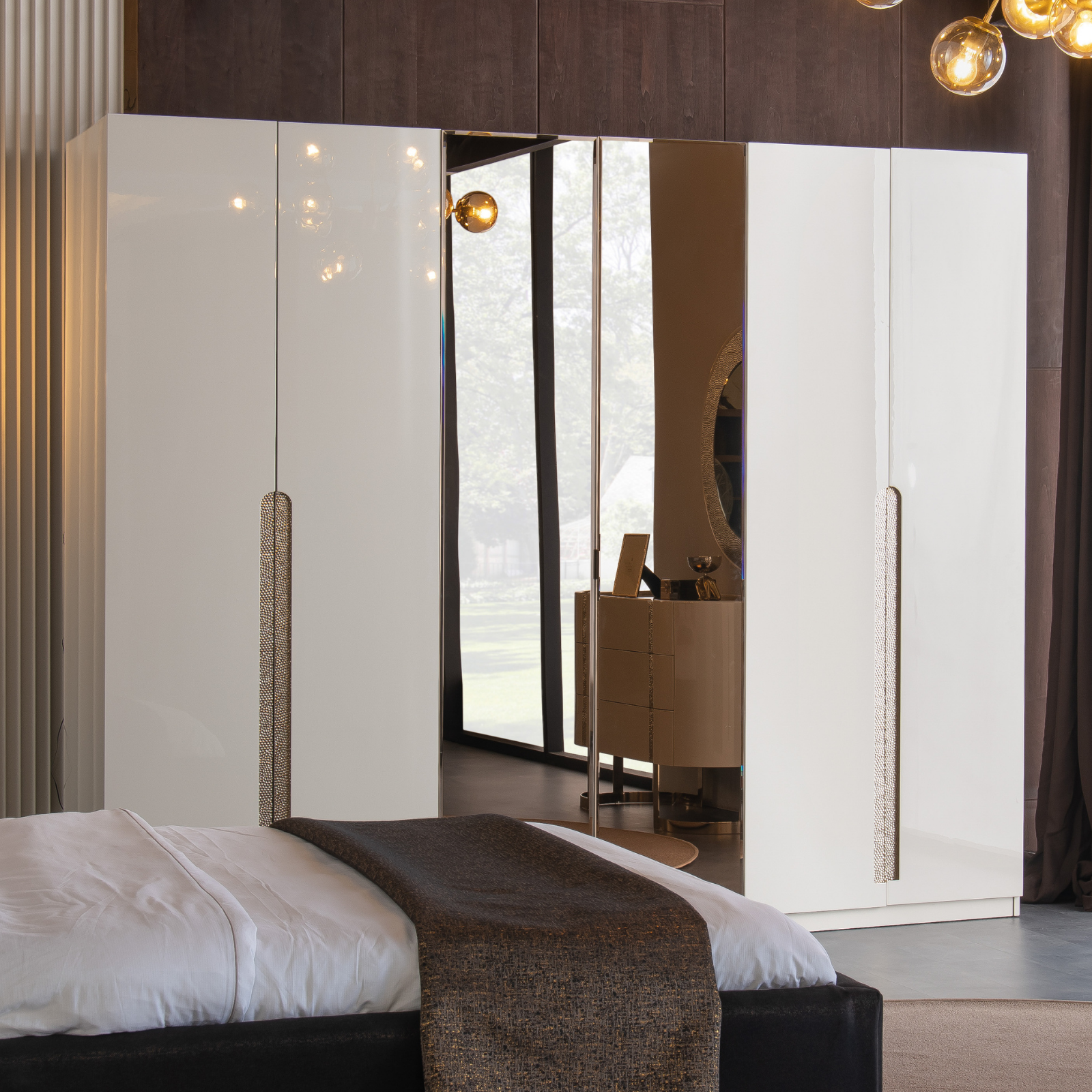 AURA Wardrobe 6-Door