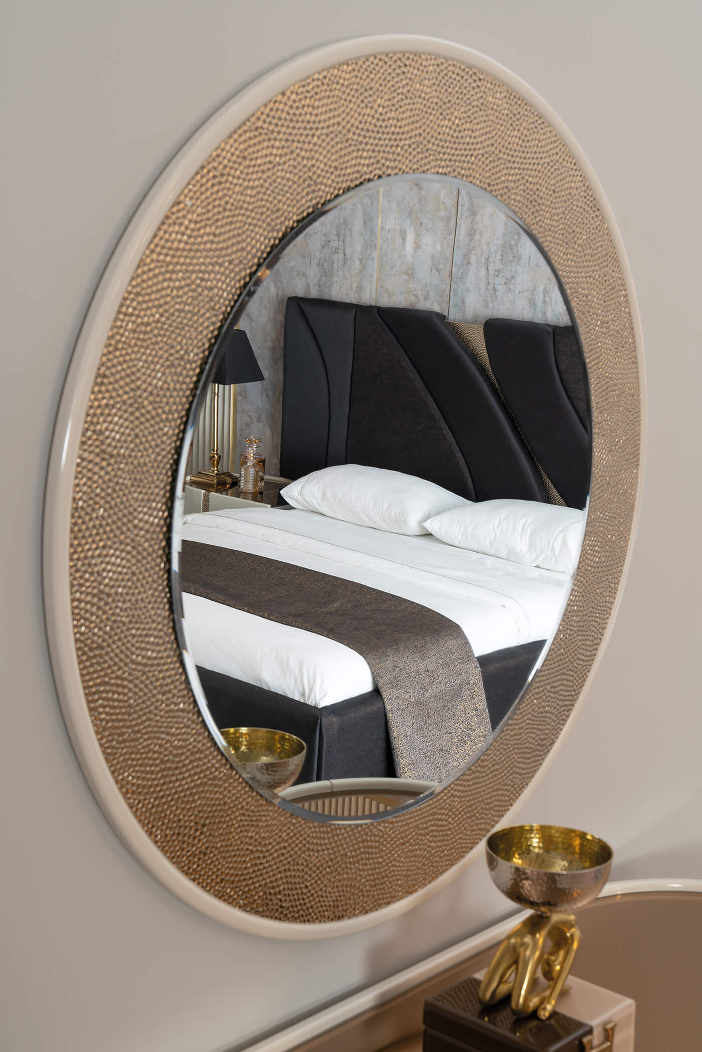 AURA Console Mirror